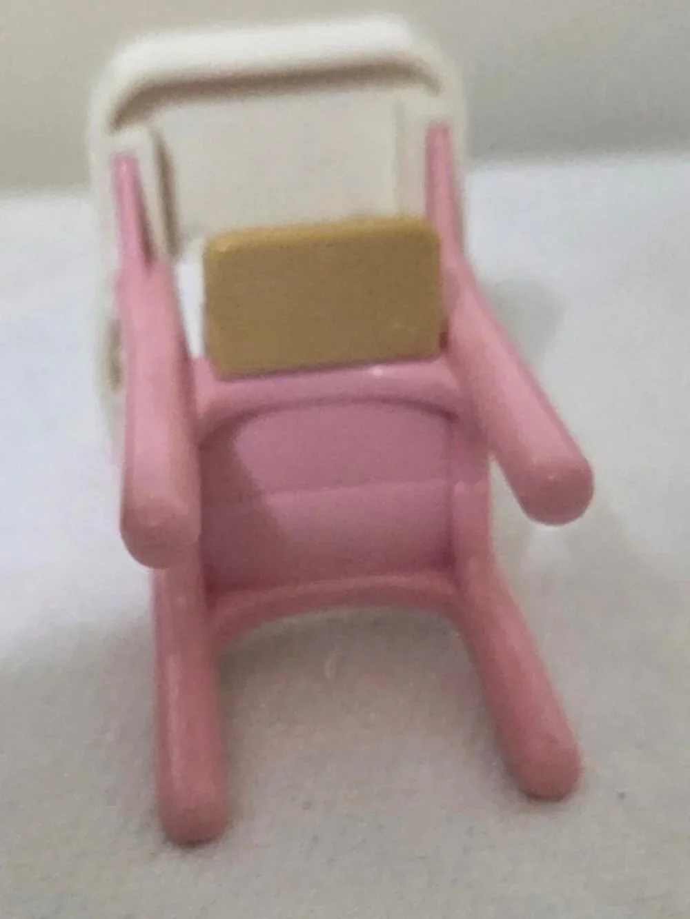 1993 VTG Fisher Price Dream Dollhouse Pink Baby High CHair Hearts Loving Family